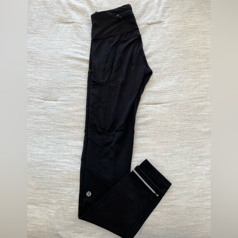Lululemon - Size 2 - 28” Black & Reflective legging with pockets